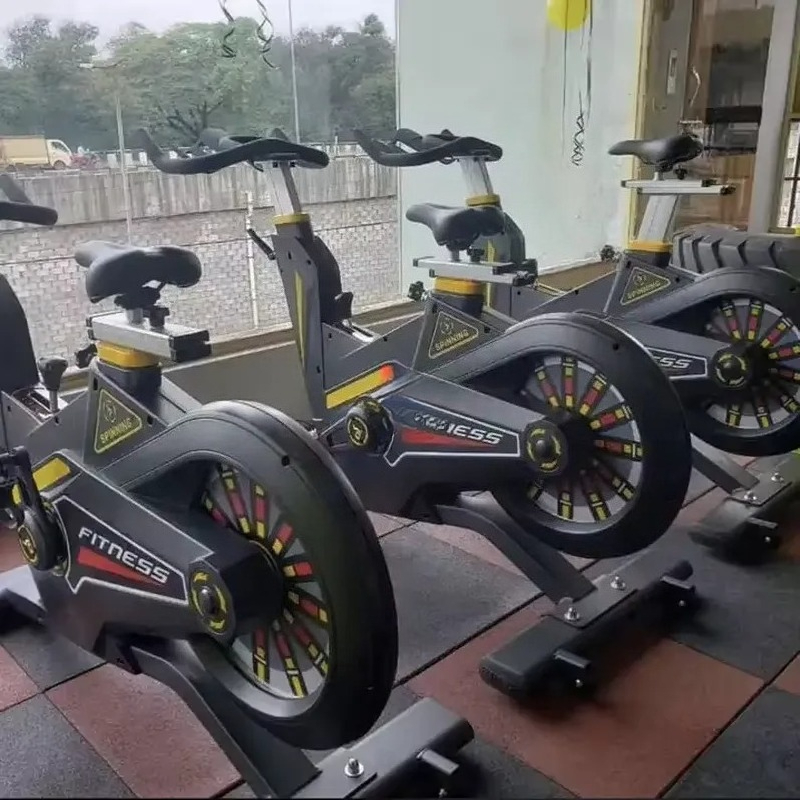 Cyclette Commerciale per Spinn - Home Gym Gym Equipment recensione e prezzo
